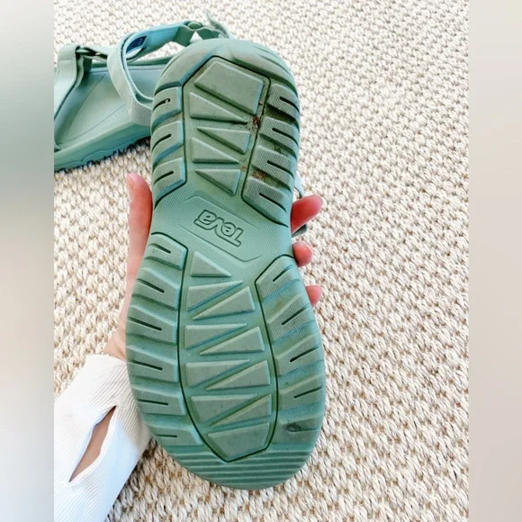 Teva Women's Hurricane Xlt2 Green - women’s 10 - worn once - Picture 6 of 7